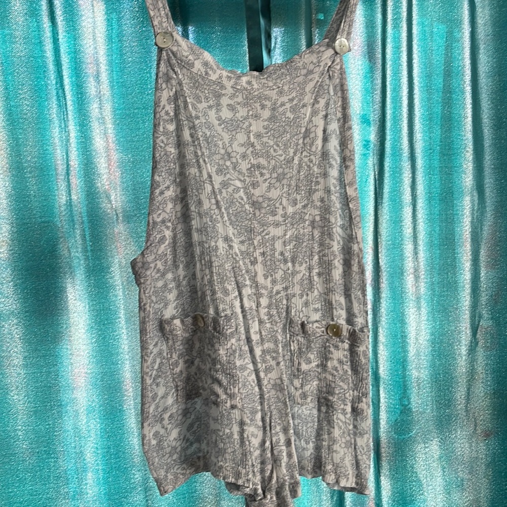 Overall style shorts jumper